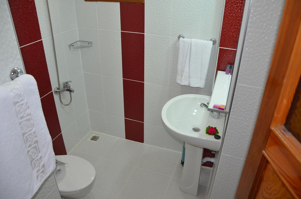 Dilek Hotel Menderes Exterior foto