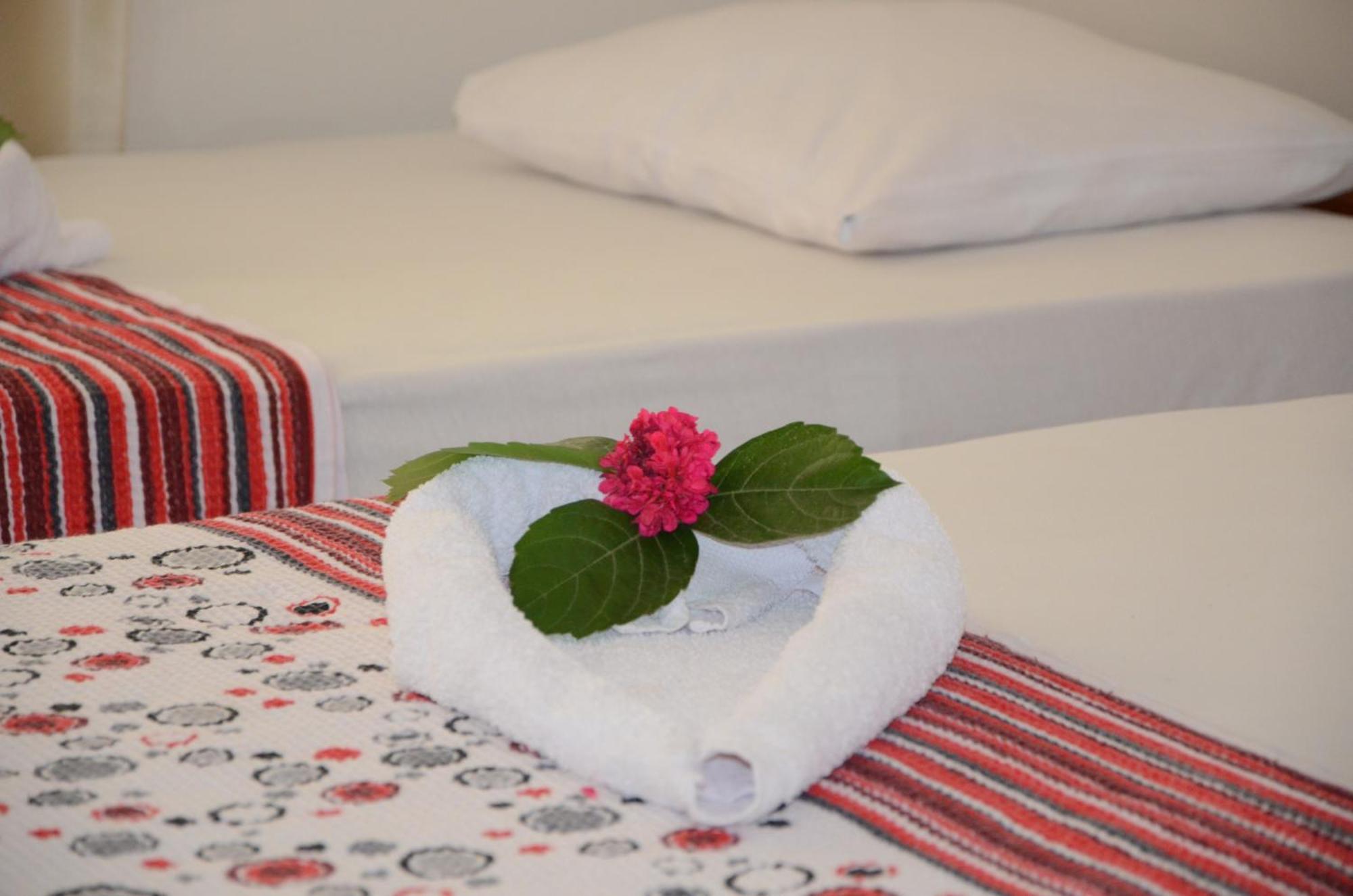 Dilek Hotel Menderes Exterior foto