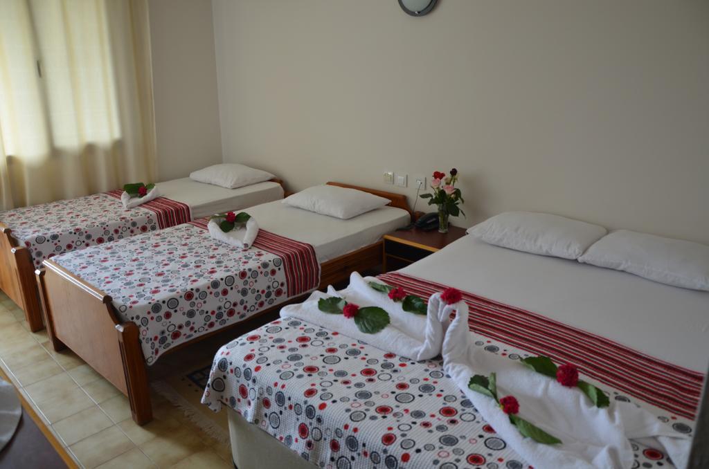 Dilek Hotel Menderes Quarto foto